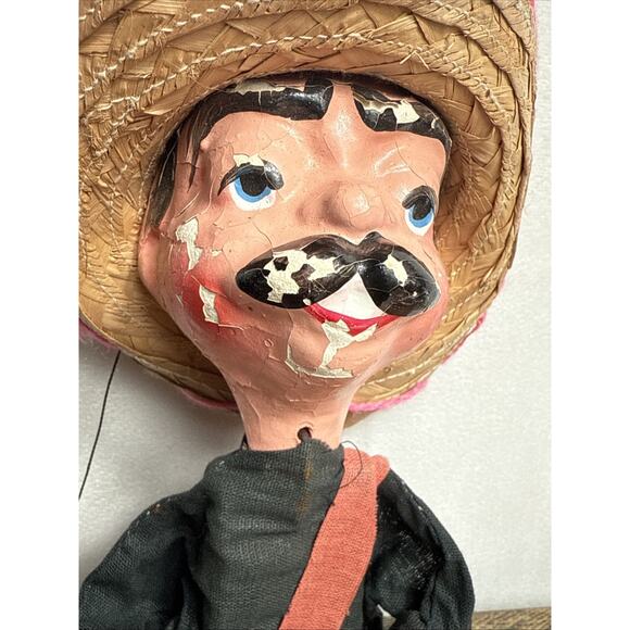 Vintage Mexican Folk Art Marionette Gunslinger String Puppet Doll Paper Mache - Picture 4 of 7